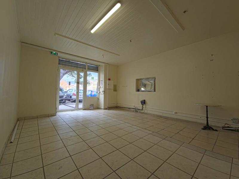 Local commercial - 47 m² - 2 pièces