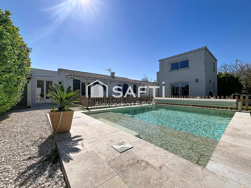 Maison - 220 m² - 8 pièces