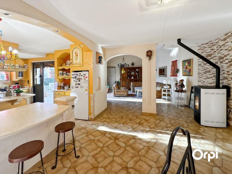 Maison - 280 m² - 9 pièces