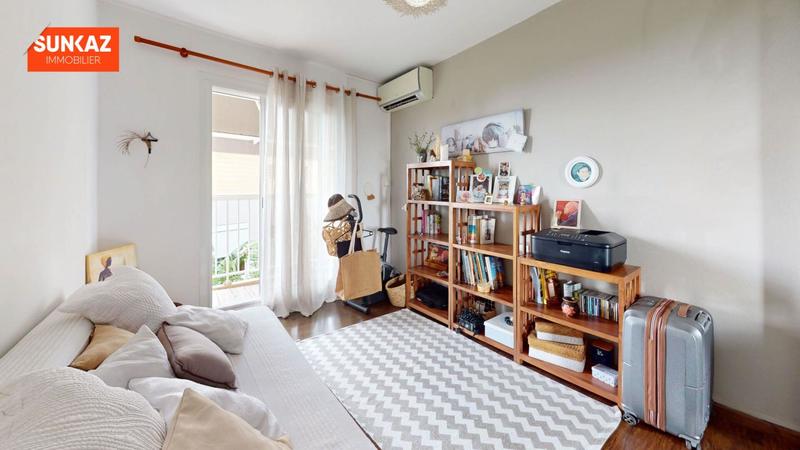 Appartement - 95 m² - 4 pièces