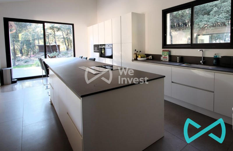 Villa - 235 m² - 6 pièces