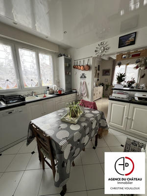 Maison - 245 m² - 11 pièces