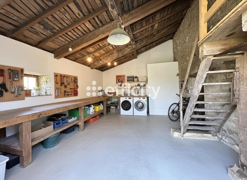 Maison en pierre - 147 m² - 8 pièces