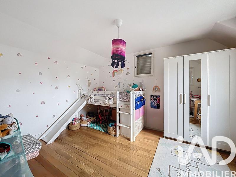 Maison - 224 m² - 9 pièces