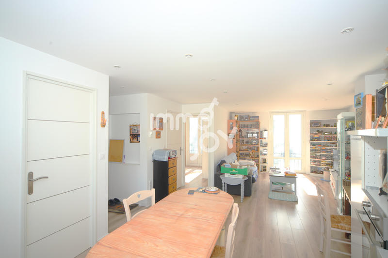 Maison - 319 m² - 13 pièces