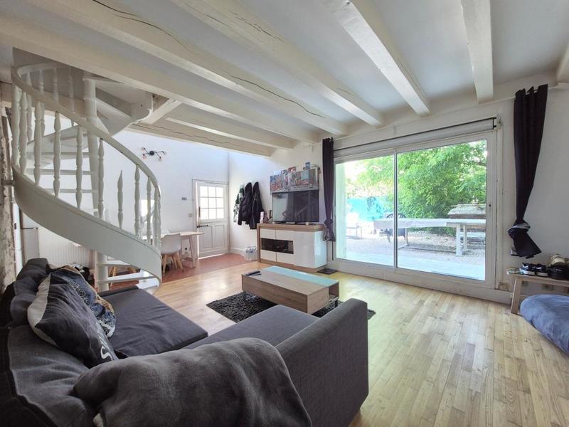 Maison - 350 m² - 7 pièces