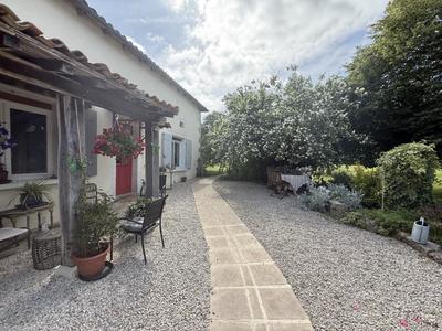 Maison - 250 m² - 11 pièces