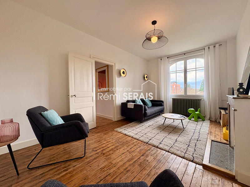 Maison - 202 m² - 9 pièces