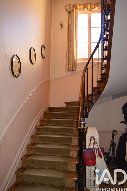 Maison - 390 m² - 12 pièces