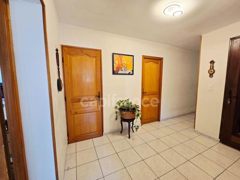 Maison - 182 m² - 7 pièces