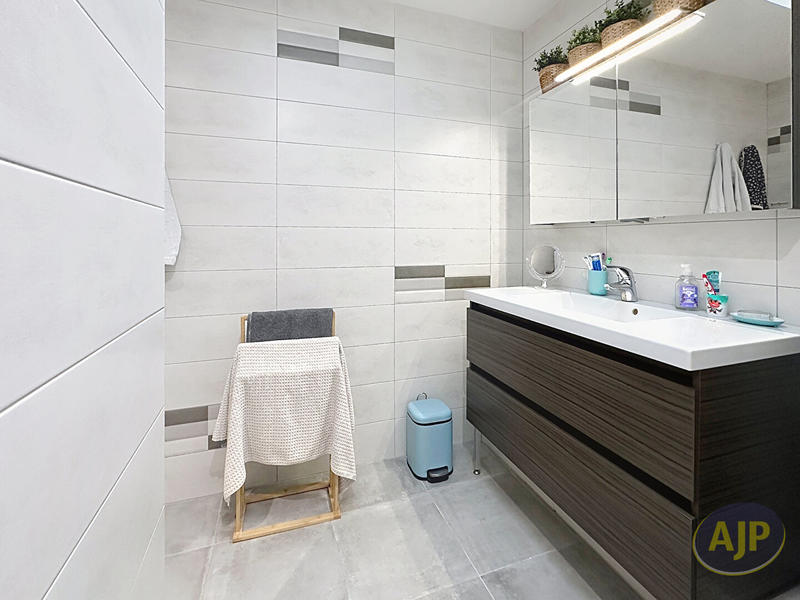 Maison - 143 m² - 6 pièces