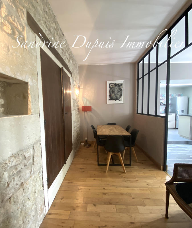 Propriété - 230 m² - 8 pièces