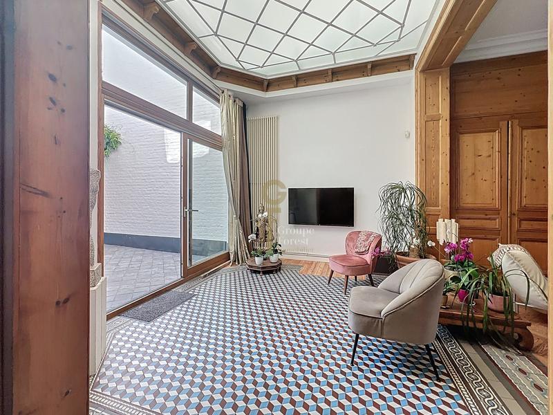 Maison - 210 m² - 8 pièces