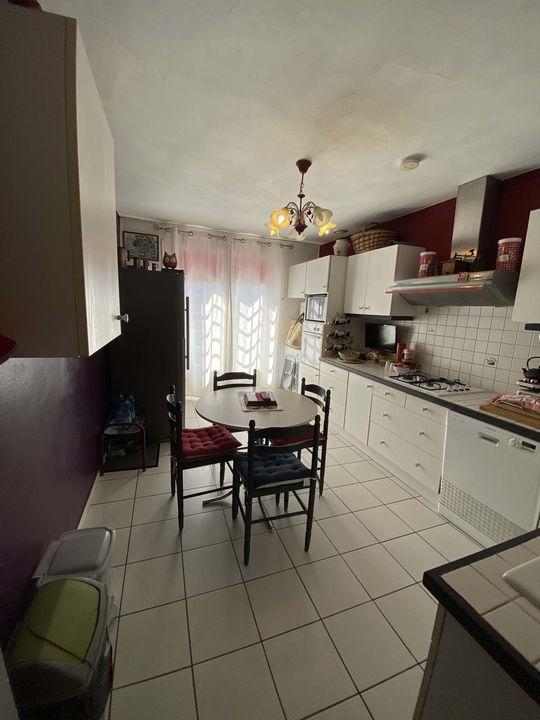 Appartement - 556 m² - 20 pièces