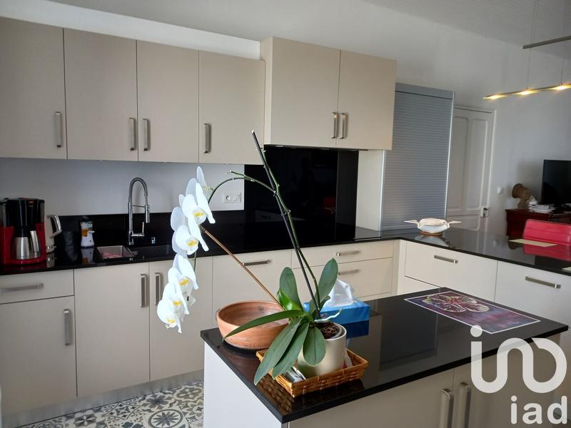 Maison - 230 m² - 9 pièces