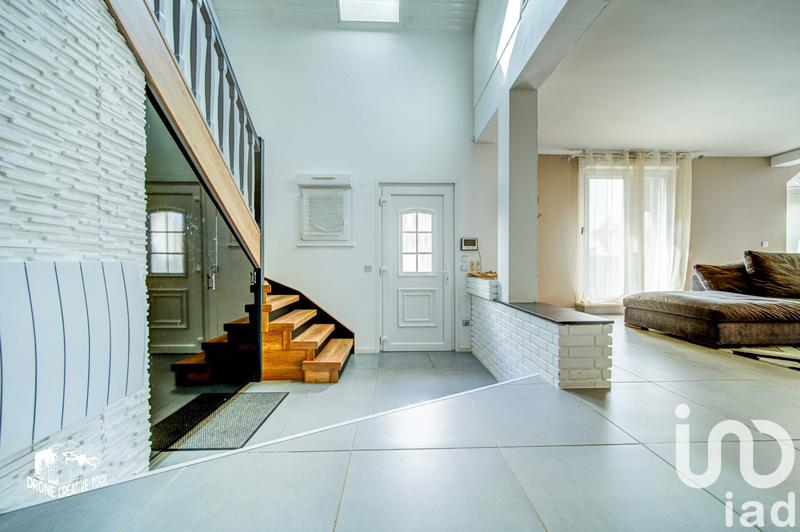 Maison - 230 m² - 7 pièces