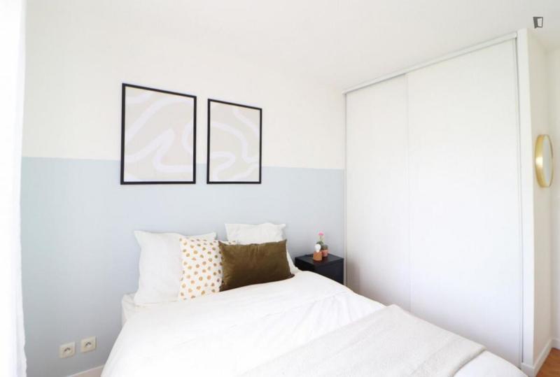 Chambre - 10 m² - 4 pièces