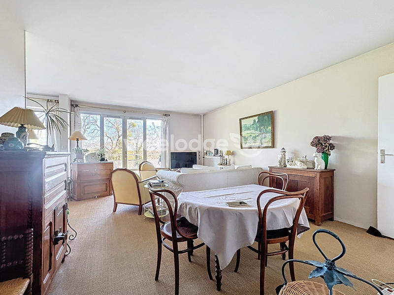 Appartement - 95 m² - 5 pièces