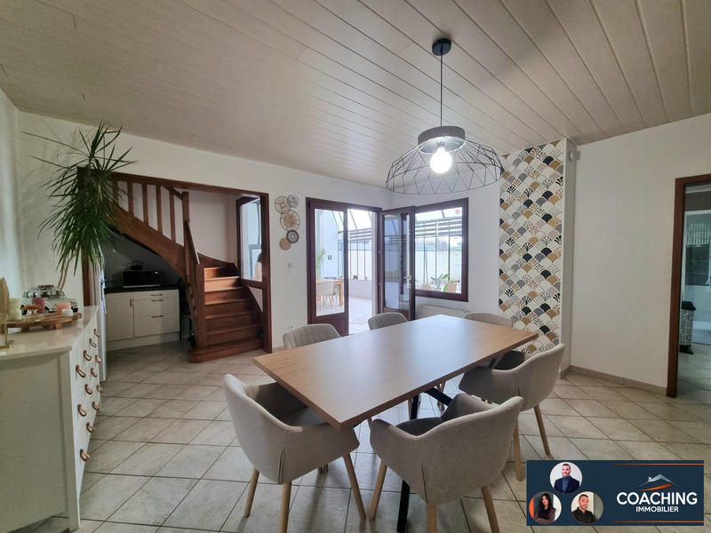 Maison - 187 m² - 9 pièces