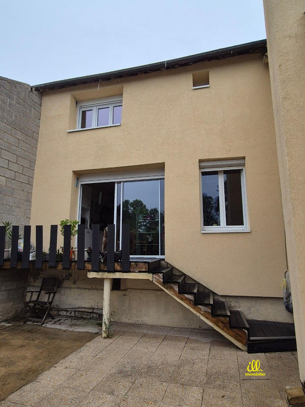 Maison - 198 m² - 8 pièces