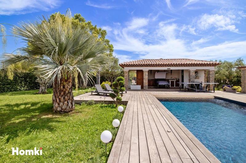 Villa - 210 m² - 5 pièces