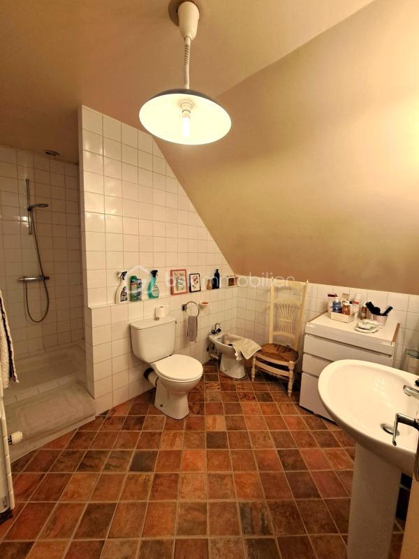 Pavillon - 209 m² - 8 pièces