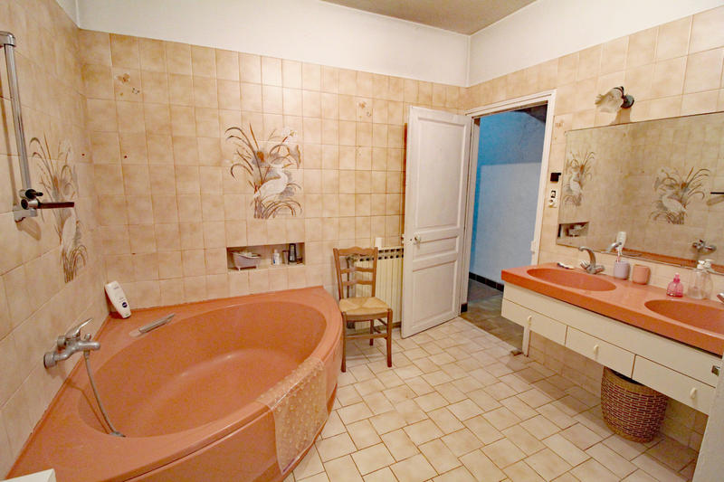 Maison - 450 m² - 12 pièces