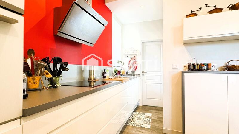 Maison - 168 m² - 9 pièces