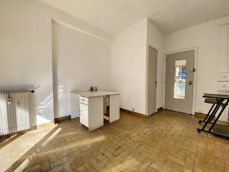 Local commercial - 13 m² - 1 pièce