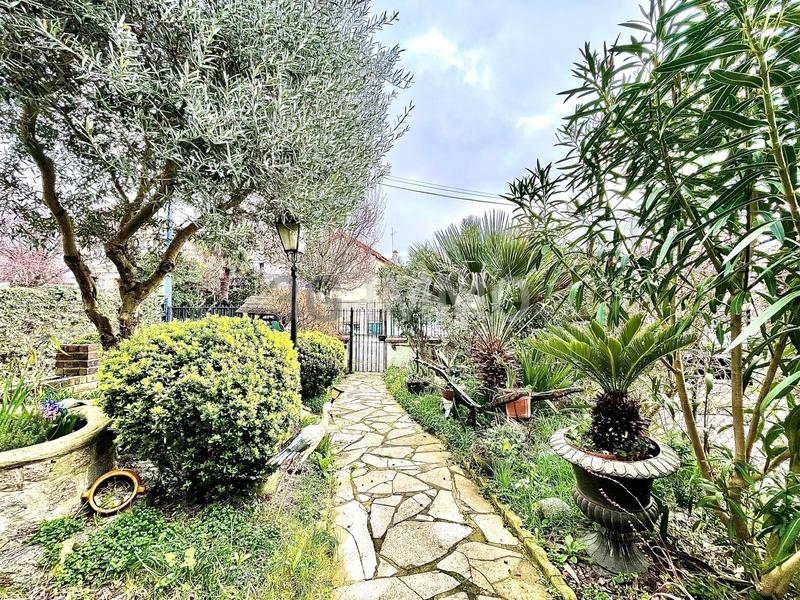 Maison - 200 m² - 8 pièces