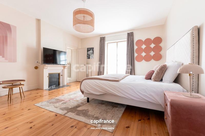 Maison bourgeoise - 575 m² - 10 pièces