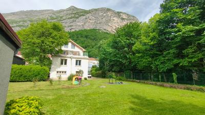 Maison - 180 m² - 6 pièces