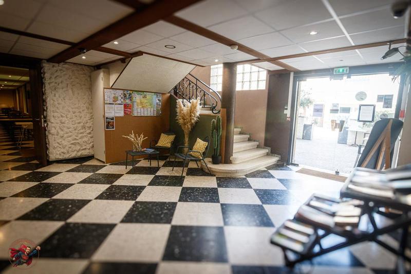 Maison - 637 m² - 20 pièces