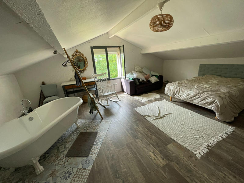 Demeure - 1 187 m² - 10 pièces