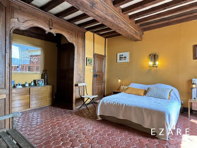 Maison - 258 m² - 7 pièces