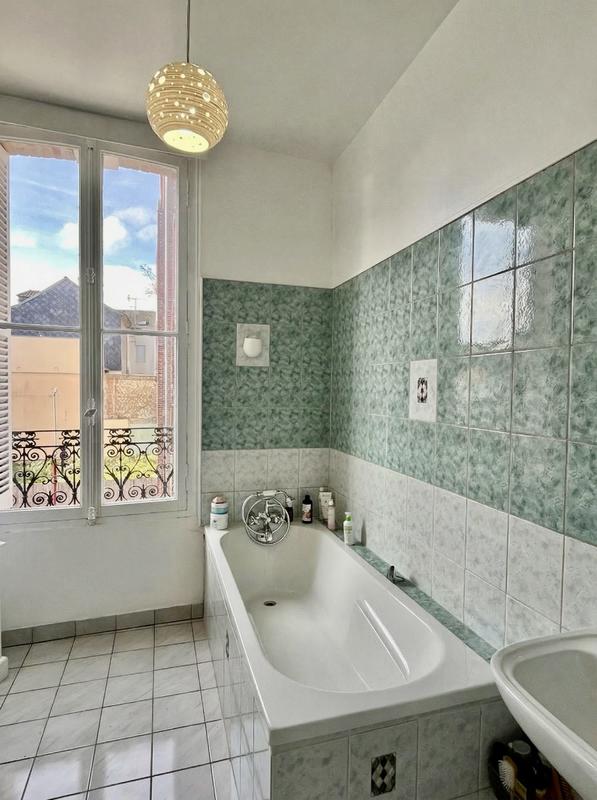 Appartement - 98 m² - 5 pièces