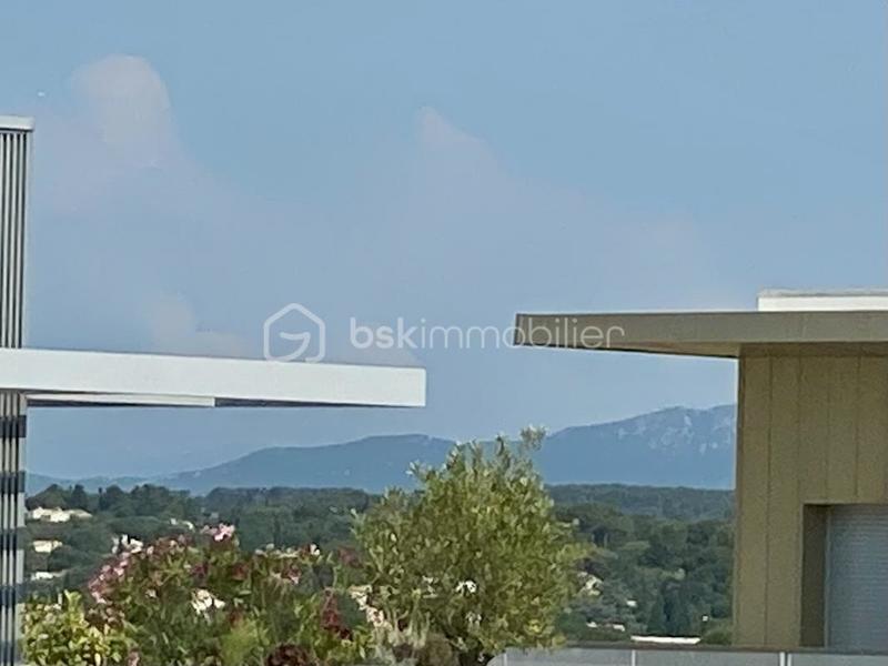 Appartement - 102 m² - 4 pièces