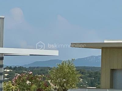 Appartement - 102 m² - 4 pièces