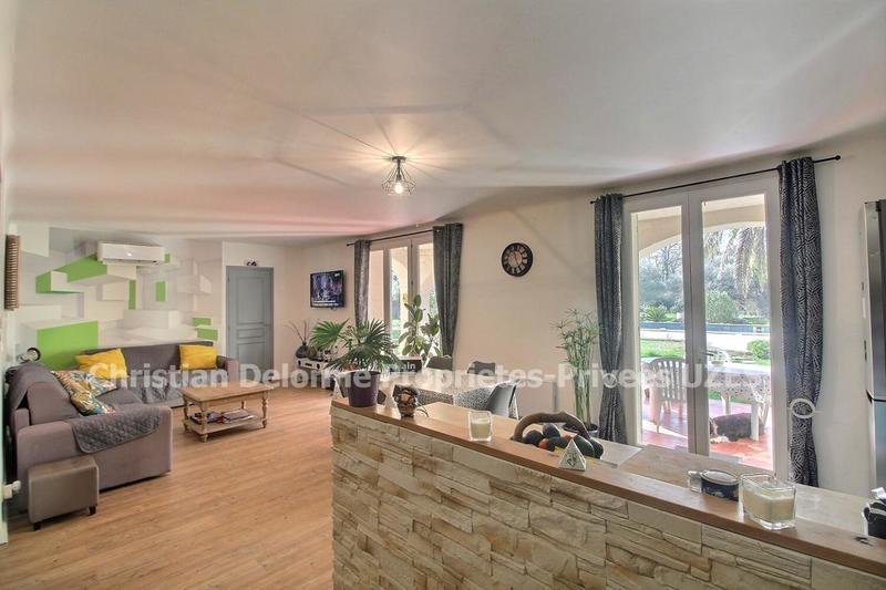 Villa - 200 m² - 7 pièces