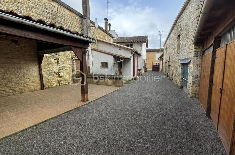 Maison de village - 100 m² - 4 pièces