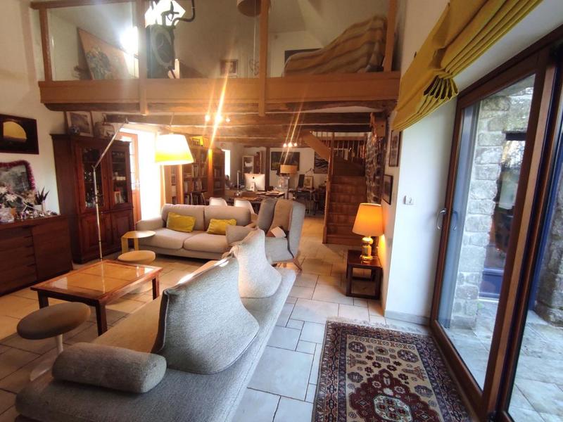 Maison - 300 m² - 10 pièces