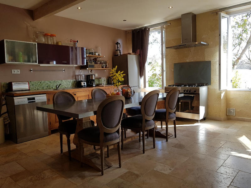 Propriété - 260 m² - 11 pièces