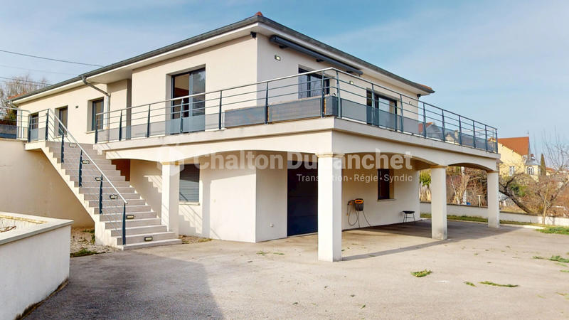 Maison - 185 m² - 7 pièces