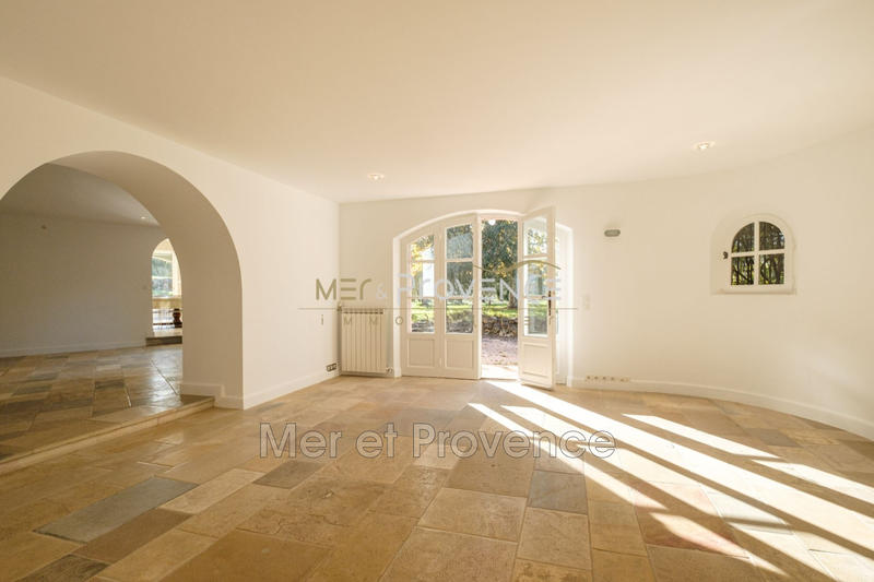 Villa - 250 m² - 8 pièces