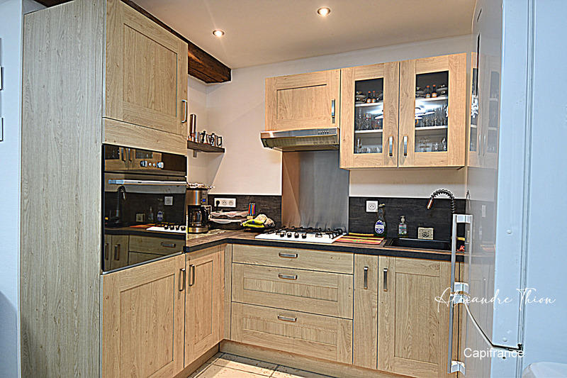 Maison - 330 m² - 10 pièces