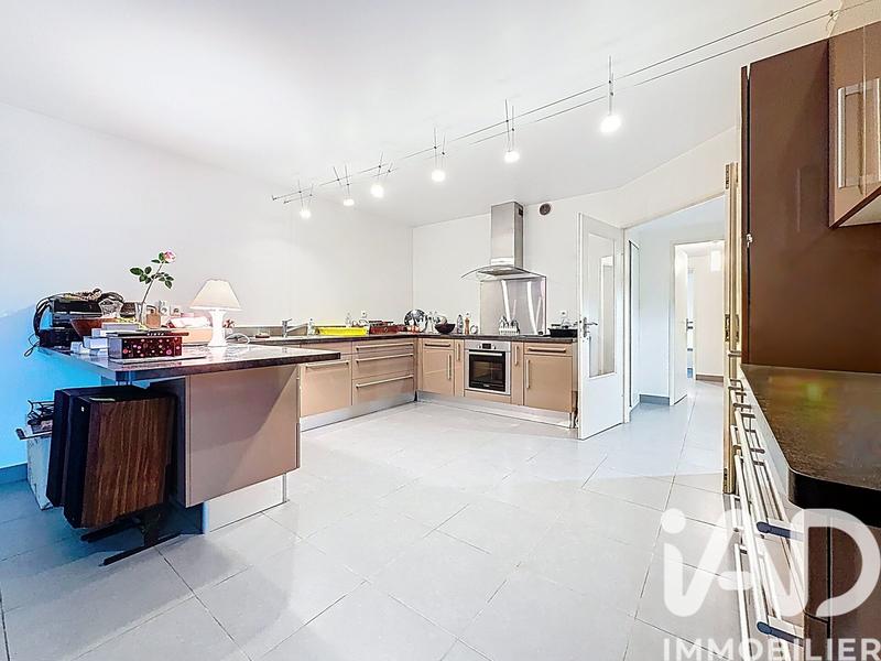 Appartement - 99 m² - 5 pièces