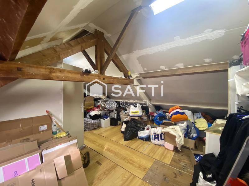 Maison - 99 m² - 8 pièces