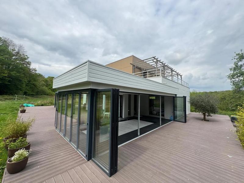 Maison - 210 m² - 7 pièces