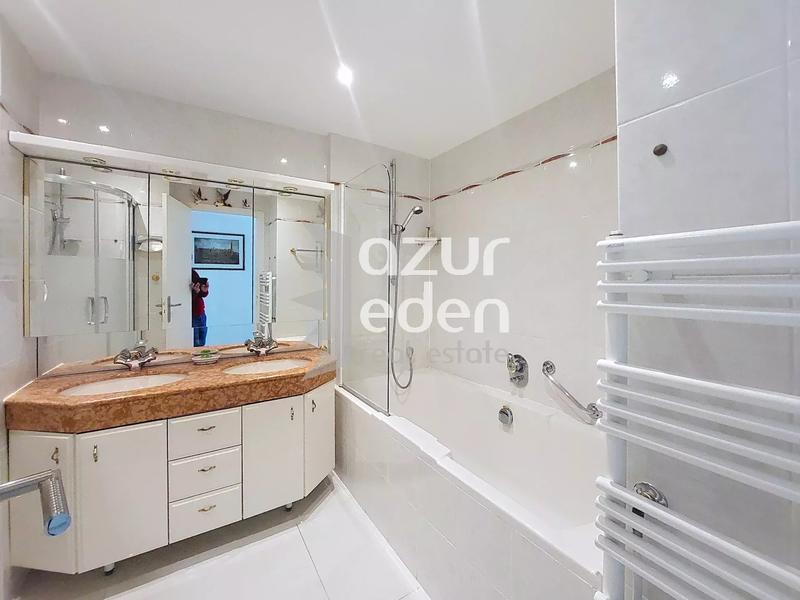 Appartement - 92 m² - 4 pièces