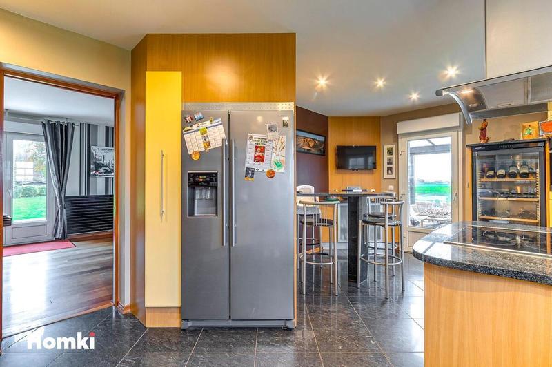 Maison - 210 m² - 8 pièces